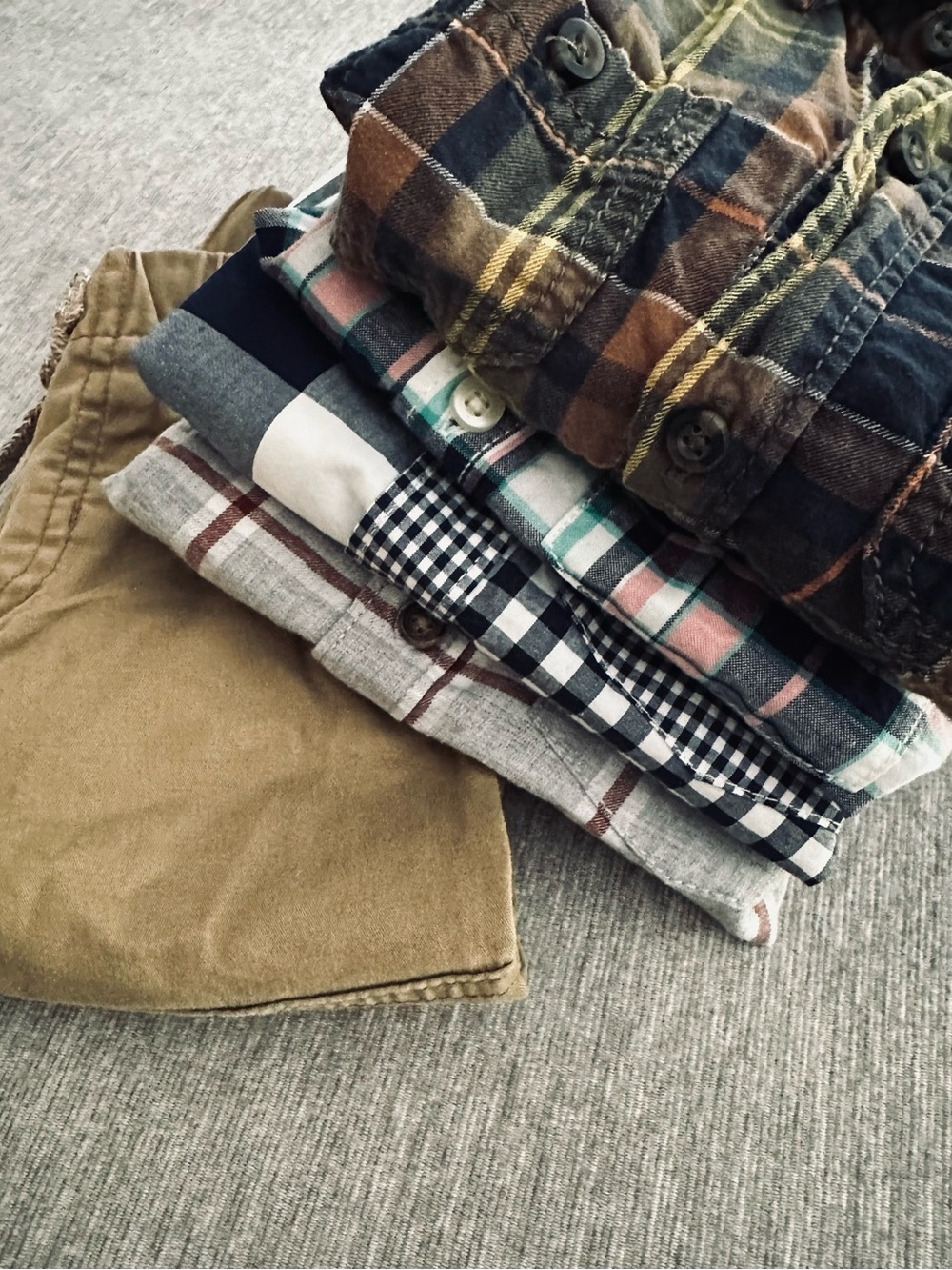 Kids Clothes Bundle (Carter’s Tops and Cat&Jack pants) - 5 pieces